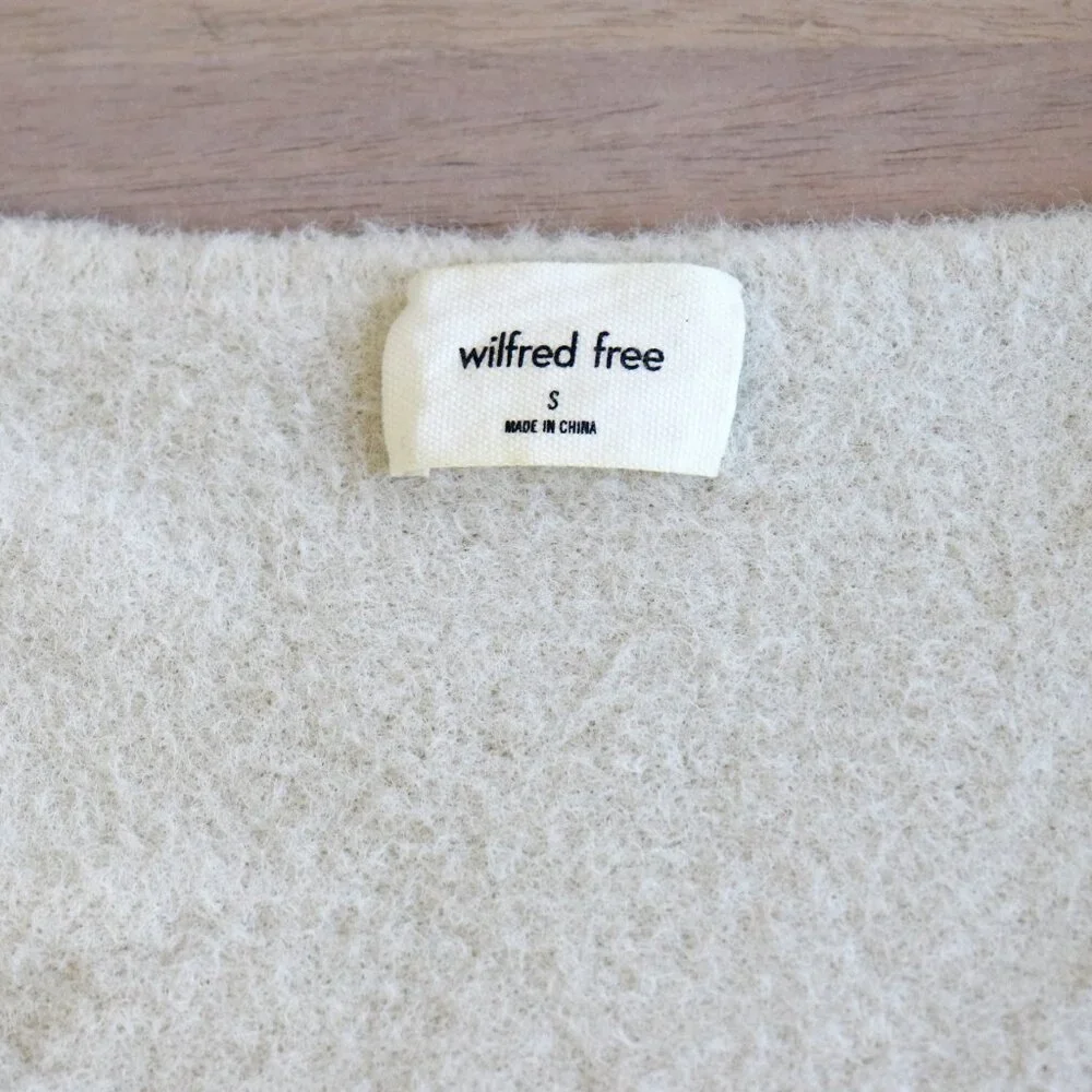 Aritzia Hush Knit Sweetheart sweater in silver birch (S) - Picture 5 of 5